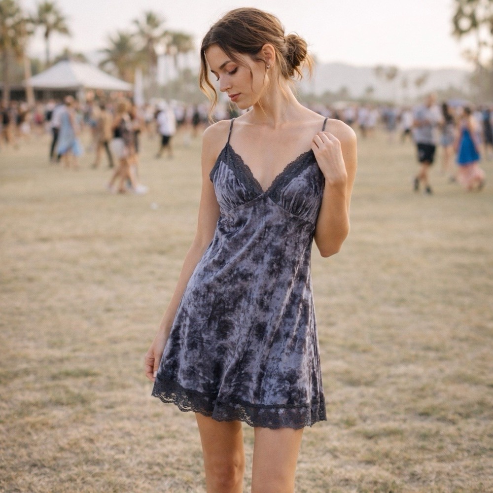 Meghan Noland Los Angeles Y2K 90s Velvet Lace Slip Dress S/M Vintage Festival